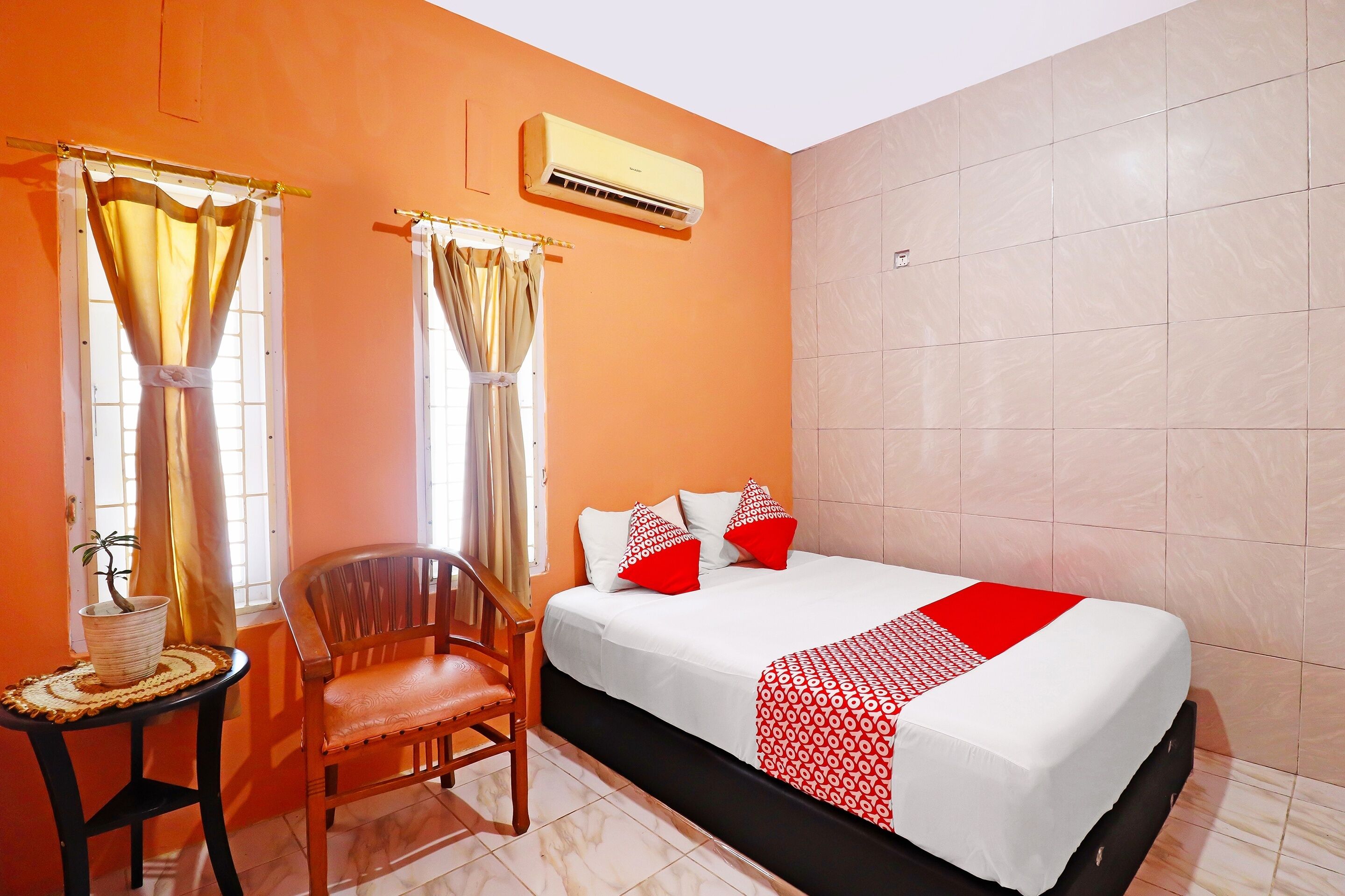 Standard Double Room | Free WiFi, bed sheets