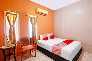 Standard Double Room | Free WiFi, bed sheets - OYO 91408 Kas Residence Syariah (Jambi)