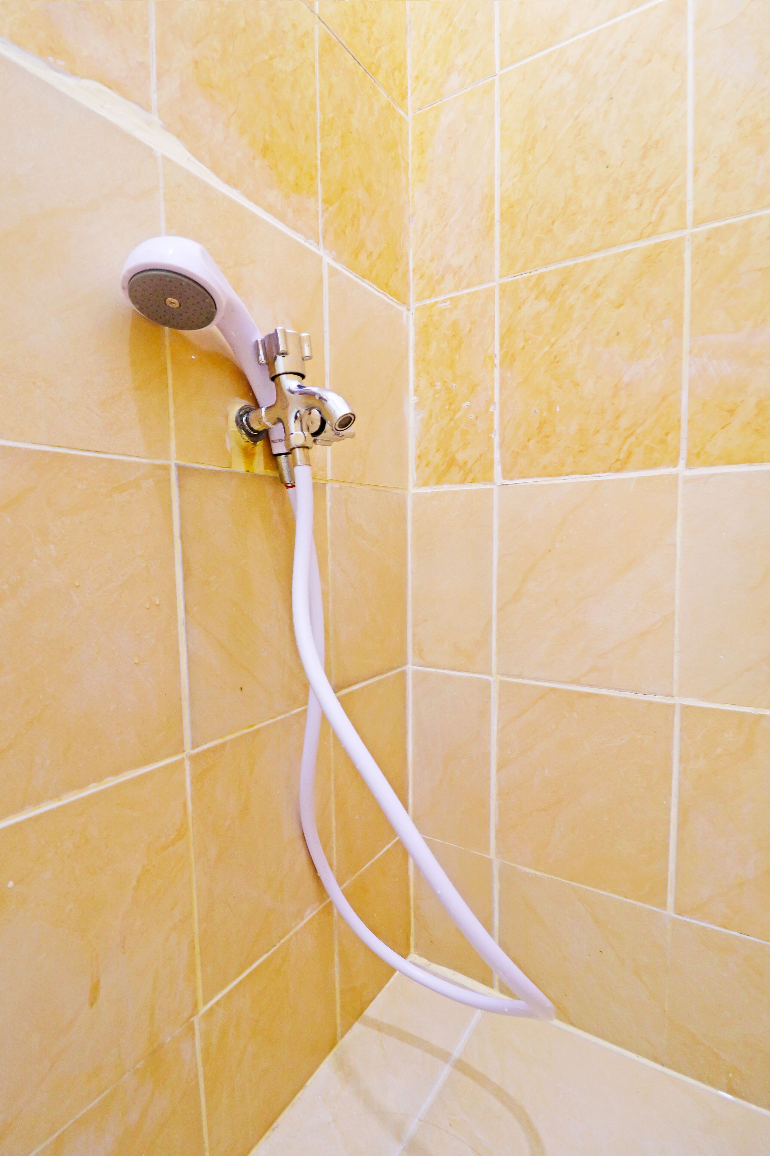 Standard Double Room | Bathroom | Shower, rainfall showerhead, soap