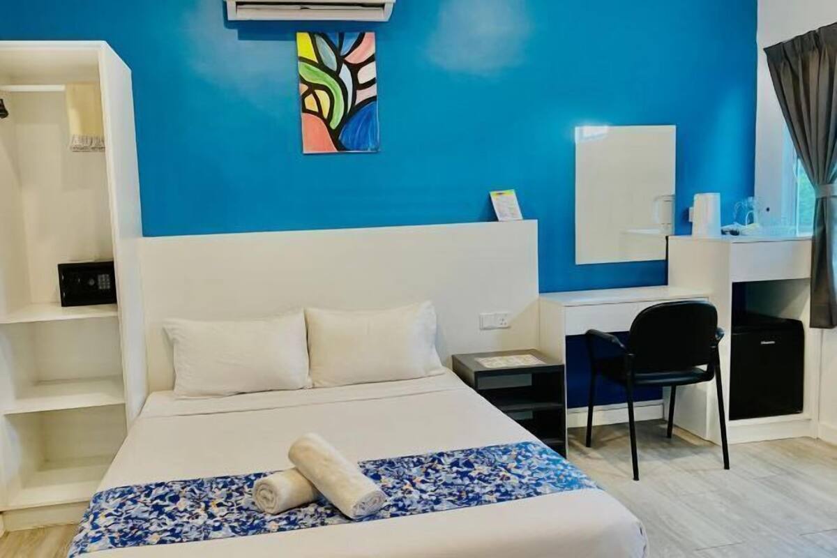 1 bedroom, free WiFi, bed sheets