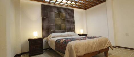 3 bedrooms, internet, bed sheets