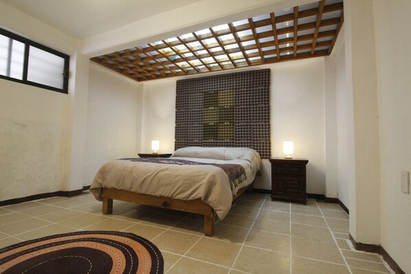 3 bedrooms, internet, bed sheets