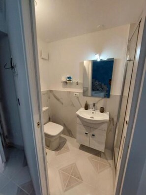 Jetted tub, free toiletries, hair dryer, bidet - Regal suite (Catania)