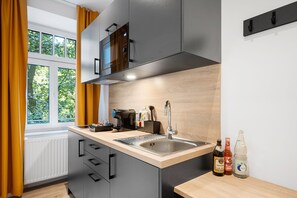 1 bedroom, soundproofing, free WiFi, bed sheets - Servus Apartments by Homaris (Munich)