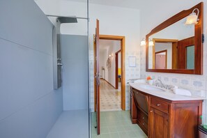 Bathroom - The Bon'ora Apartment (Riva del Garda)
