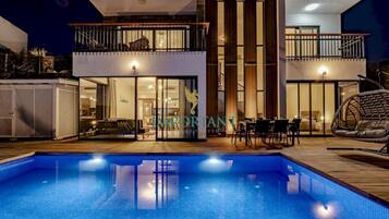 Superior Villa, Private Pool, Sea View | Premium bedding, individually furnished, laptop workspace, soundproofing