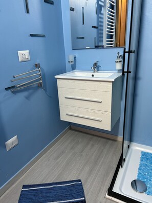 Bathroom - Olbia, Near Costa Smeralda Airport - Non-smoking (Olbia)