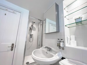 House, Multiple Beds | Bathroom | Separate bathtub and shower, deep-soaking bathtub, hair dryer, towels