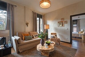 Superior Room | 1 bedroom, in-room safe, individually decorated, desk