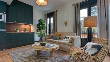 Superior Room | 1 bedroom, in-room safe, individually decorated, desk