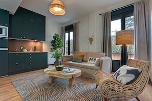 Superior Room | 1 bedroom, in-room safe, individually decorated, desk