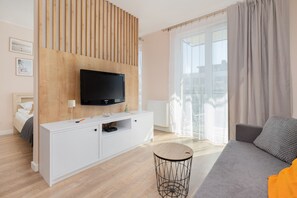 Living room - Osiedle Latarników Apartment by Renters (Gdansk)