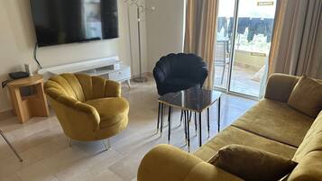 Comfort Apartment | 2 bedrooms, in-room safe, iron/ironing board, free WiFi