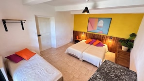 2 bedrooms, travel crib, free WiFi