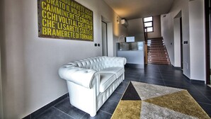 Unclassified image, 3 of 25, button - LEPINI SUITES (Patrica)