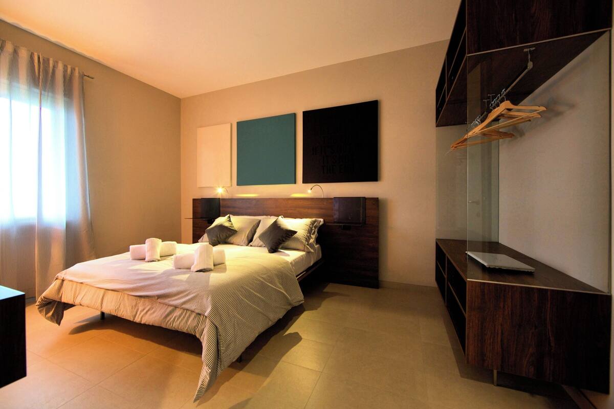 Quarto casal ou duplo básico, 1 cama de casal, para não fumantes, banheiro privativo | Roupas de cama de algodão egípcio, roupas de cama premium, escrivaninha