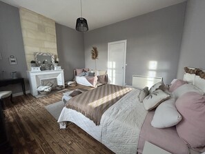 3 chambres, fer et planche à repasser, Wi-Fi gratuit, draps fournis