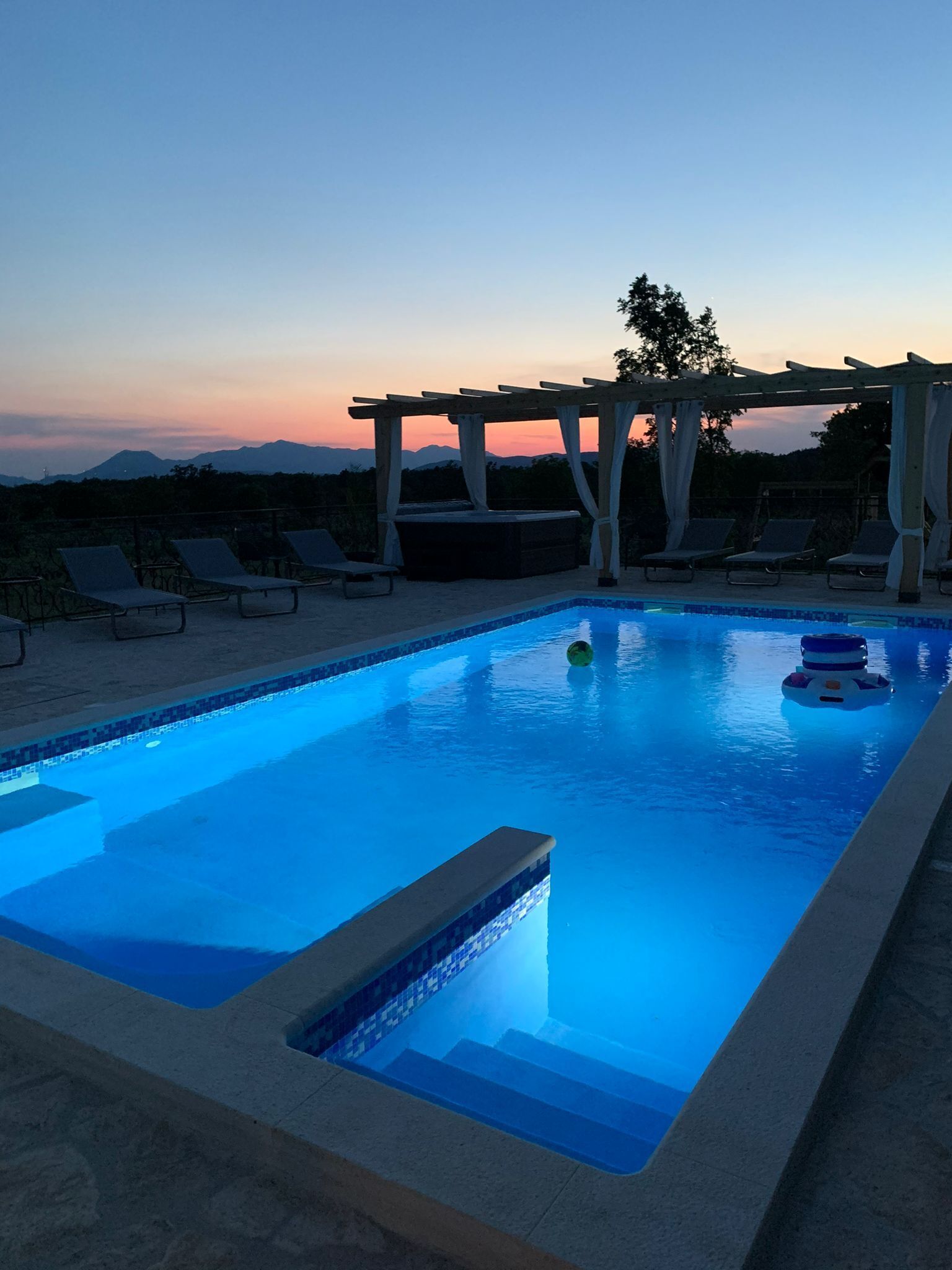 Piscine extérieure, piscine chauffée