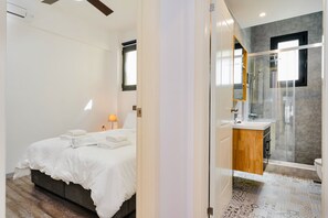2 bedrooms - Sanders Home Suites - Cozy Downtown 1-bdr. Apt (Athens)
