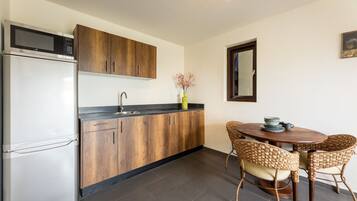 Apartment, 1 Bedroom, Smoking, Terrace | Interior