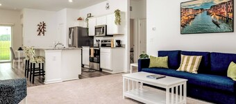 Cozy Comfy Cool 3bed 2ba Brand New Home