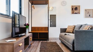 Unclassified image, 2 of 21, button - Sanders Home Suites - Cheerful Downtown Studio (Athens)