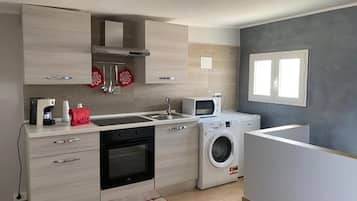 Apartment, 2 Bedrooms, Smoking, Balcony | Interior