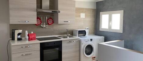 Appartement, 2 chambres, fumeurs, balcon | Intérieur