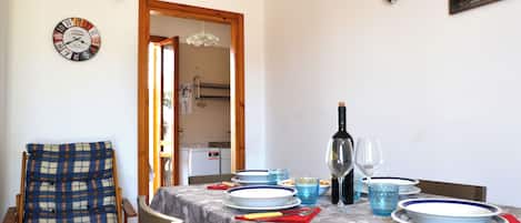 Apartment, 2 Bedrooms, Smoking | Dining