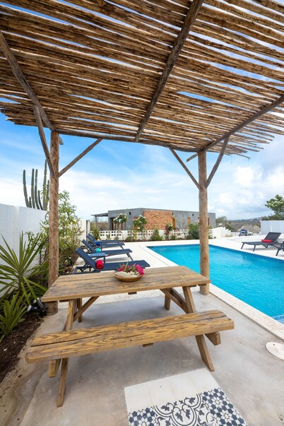 Sasha Apartment - Panoramic View With Pool