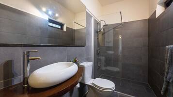 Apartment, 2 Bedrooms, Smoking, Terrace | Bathroom