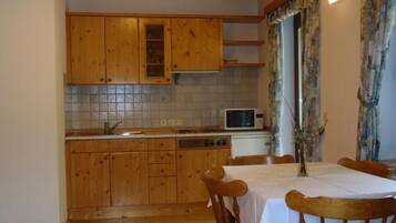 Apartment, 1 Bedroom, Smoking, Balcony | Interior