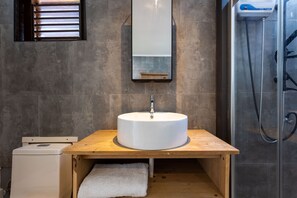Apartment, 1 Bedroom, Smoking, Private Pool | Bathroom