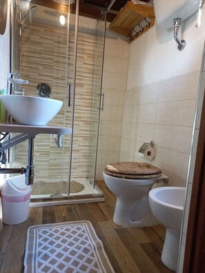 Ferienhaus, 1 Schlafzimmer, Terrasse, Gartenblick | Badezimmer