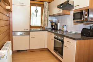 Maison, 2 chambres, patio | Cuisine privée