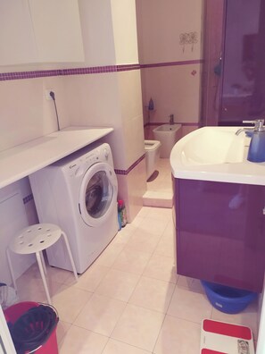 Appartement, 1 slaapkamer, roken, balkon | Badkamer