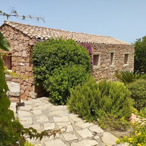 Exterior - Seaside Apartment Baja Sardinia - Rent From July 4, 2026, to July 25, 2026 (Arzachena)