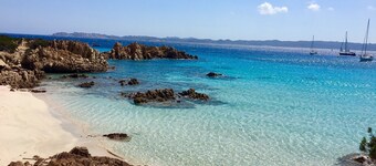Seaside Apartment Baja Sardinia - 6pl July - 150 m From Smeraldo Beach !