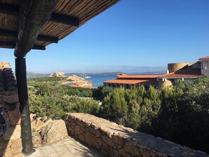 Terrace/patio - Seaside Apartment Baja Sardinia - Rent From July 4, 2026, to July 25, 2026 (Arzachena)