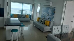 Căn hộ, 2 phòng ngủ, ban công, quang cảnh thành phố | Nội thất
