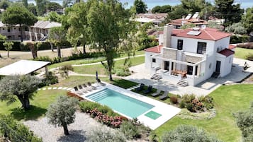 Villa, 6 Bedrooms, Balcony, Garden View | Pool