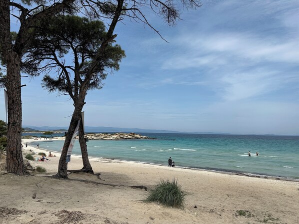 Villa, 6 Bedrooms, Balcony, Garden View | Beach