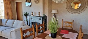 Dining room - Superb Flat 3 Bedrooms Private Parking (Antwerp)