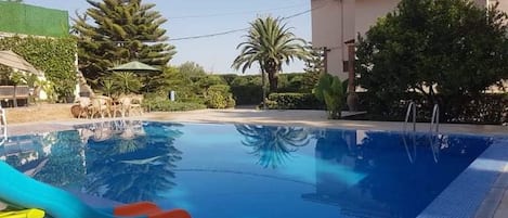 Maison, 4 chambres, fumeurs, piscine privée | Piscine | Piscine extérieure