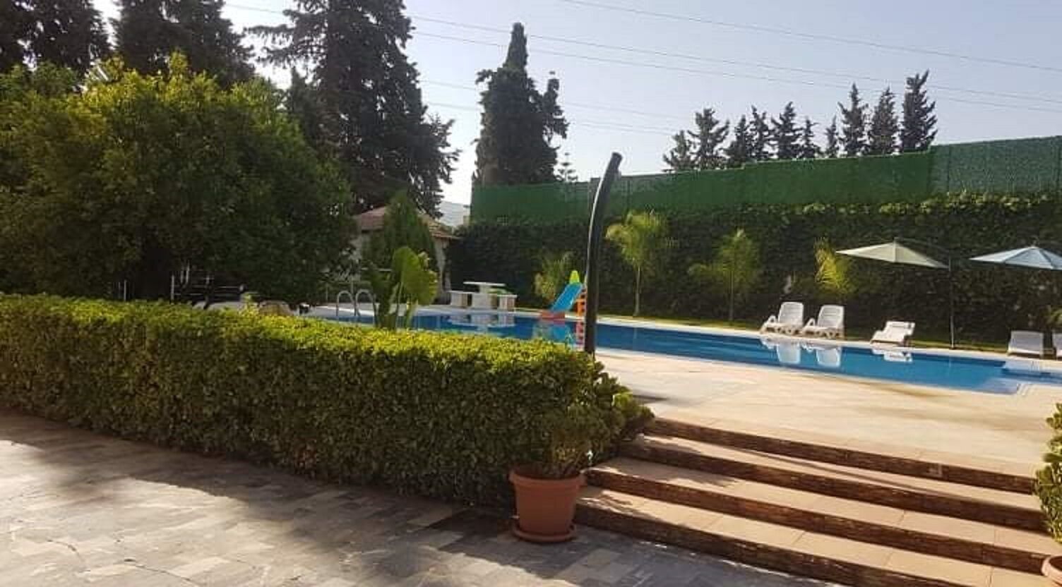 حمام سباحة