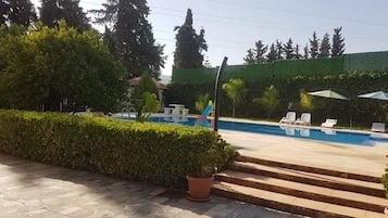 حمام سباحة