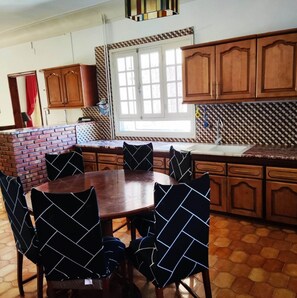 Ferienhaus, 4 Schlafzimmer, Raucher, eigener Pool | Esszimmer