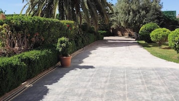 House, 4 Bedrooms, Smoking, Private Pool | Property grounds