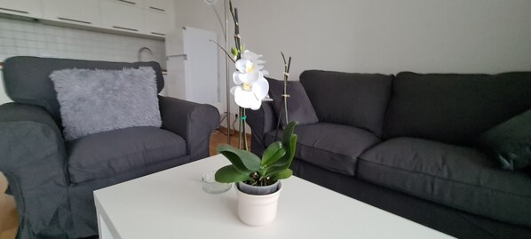 House, 1 Bedroom, Accessible, Smoking | Living room - Features of Good And Night (Neuss)