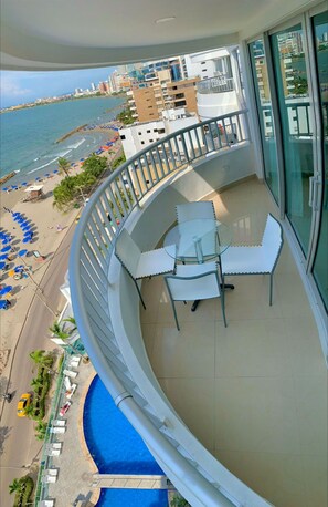 Apartment, 2 Bedrooms, Balcony, Ocean View | Balcony - 2 Bedroom Beachfront Apartment 2p1-al With Pool And Wifi (Cartagena)